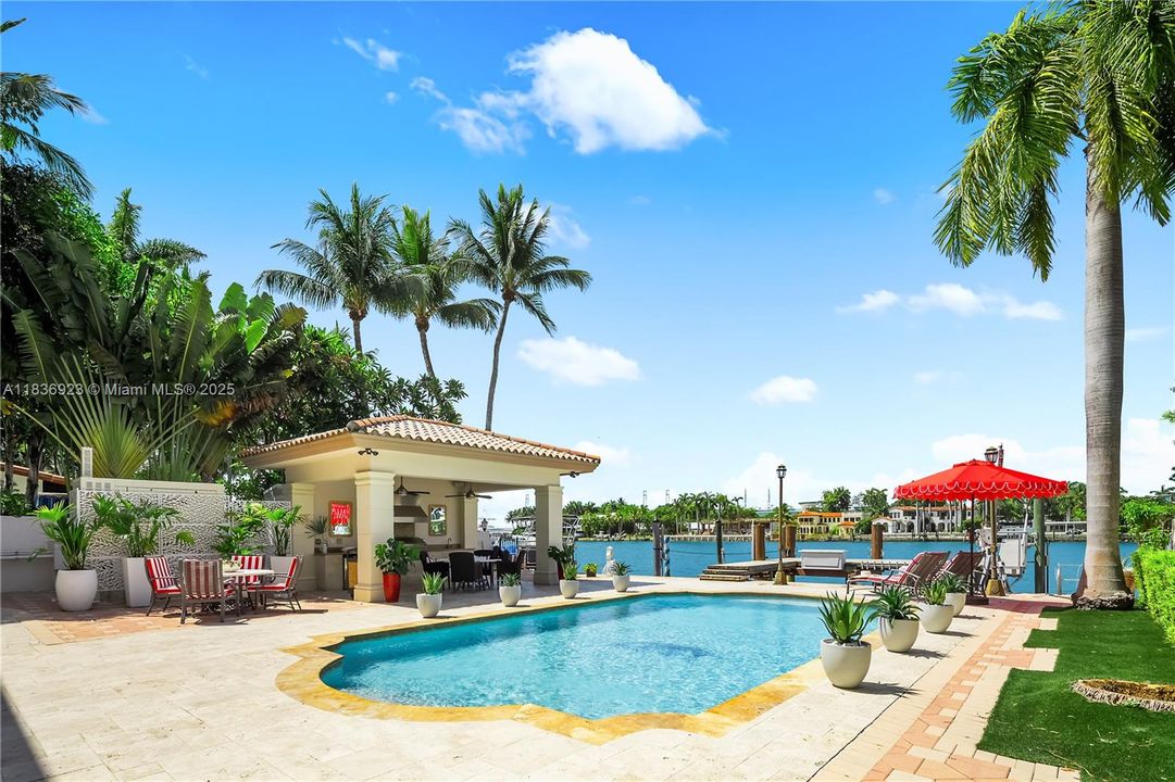 For Sale: $14,000,000 (6 beds, 5 baths, 5645 Square Feet)