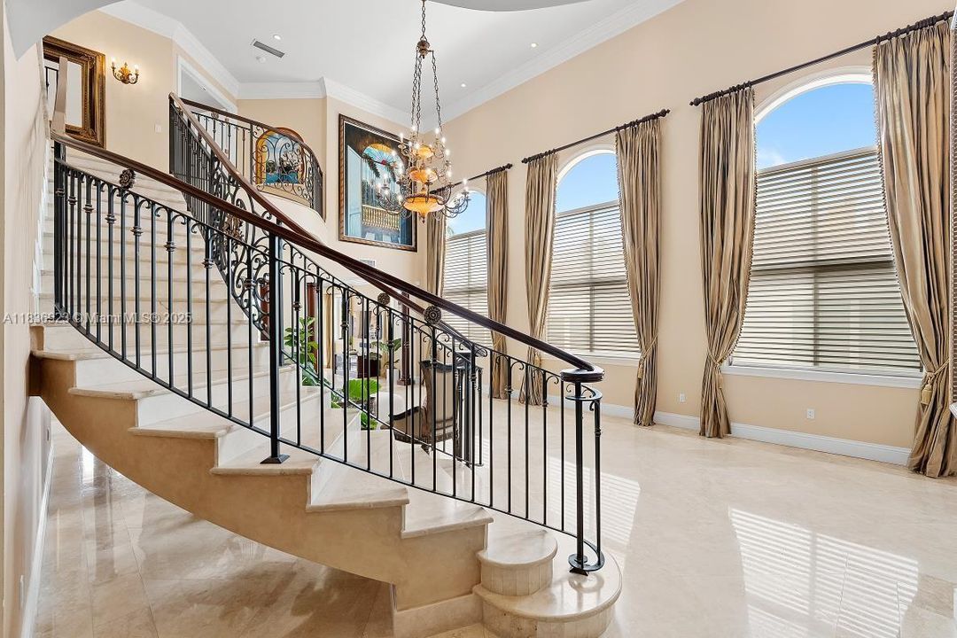 For Sale: $14,000,000 (6 beds, 5 baths, 5645 Square Feet)
