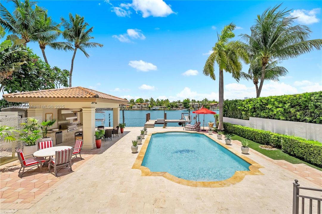 For Sale: $14,000,000 (6 beds, 5 baths, 5645 Square Feet)