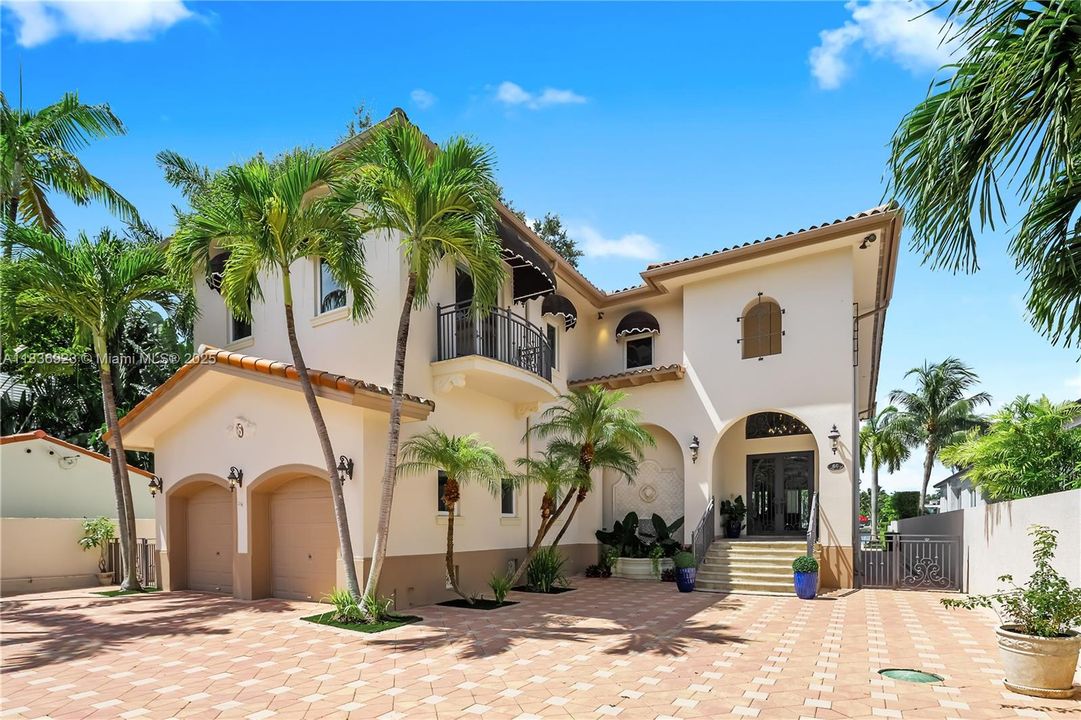 For Sale: $14,000,000 (6 beds, 5 baths, 5645 Square Feet)