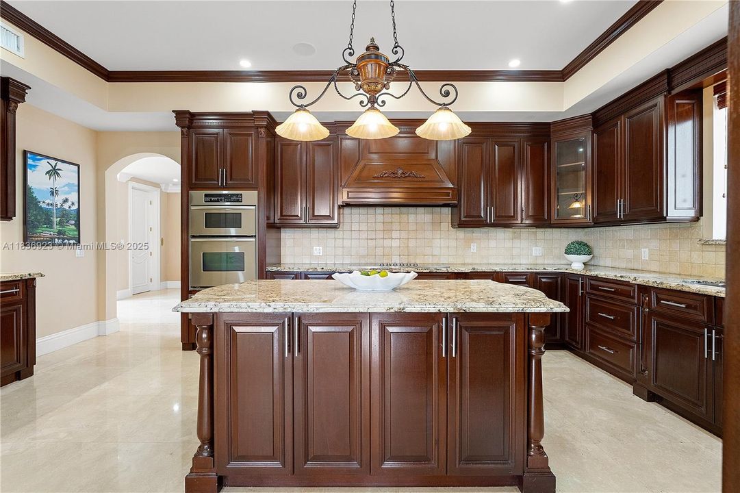 For Sale: $14,000,000 (6 beds, 5 baths, 5645 Square Feet)