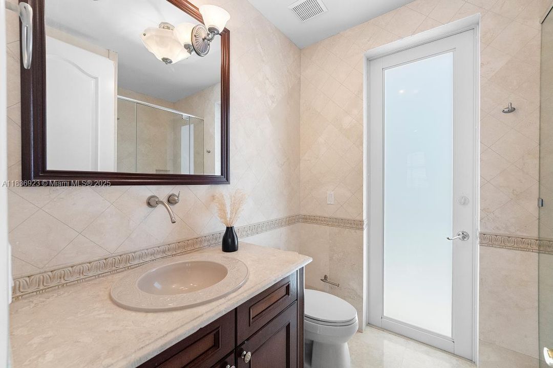 For Sale: $14,000,000 (6 beds, 5 baths, 5645 Square Feet)