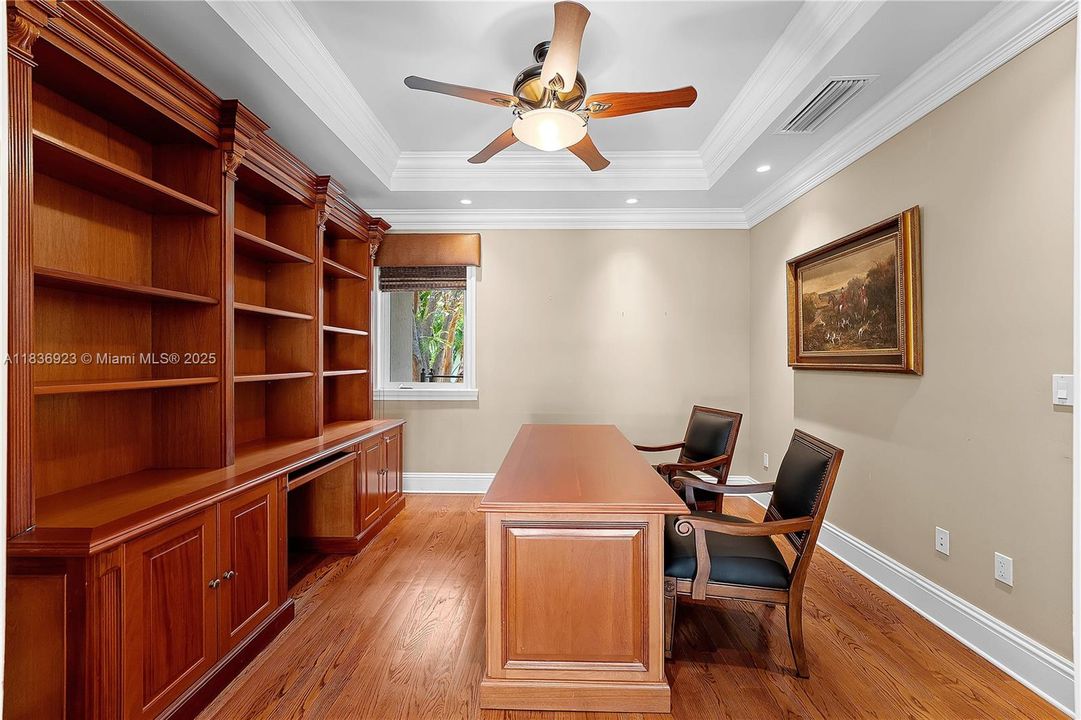 For Sale: $14,000,000 (6 beds, 5 baths, 5645 Square Feet)