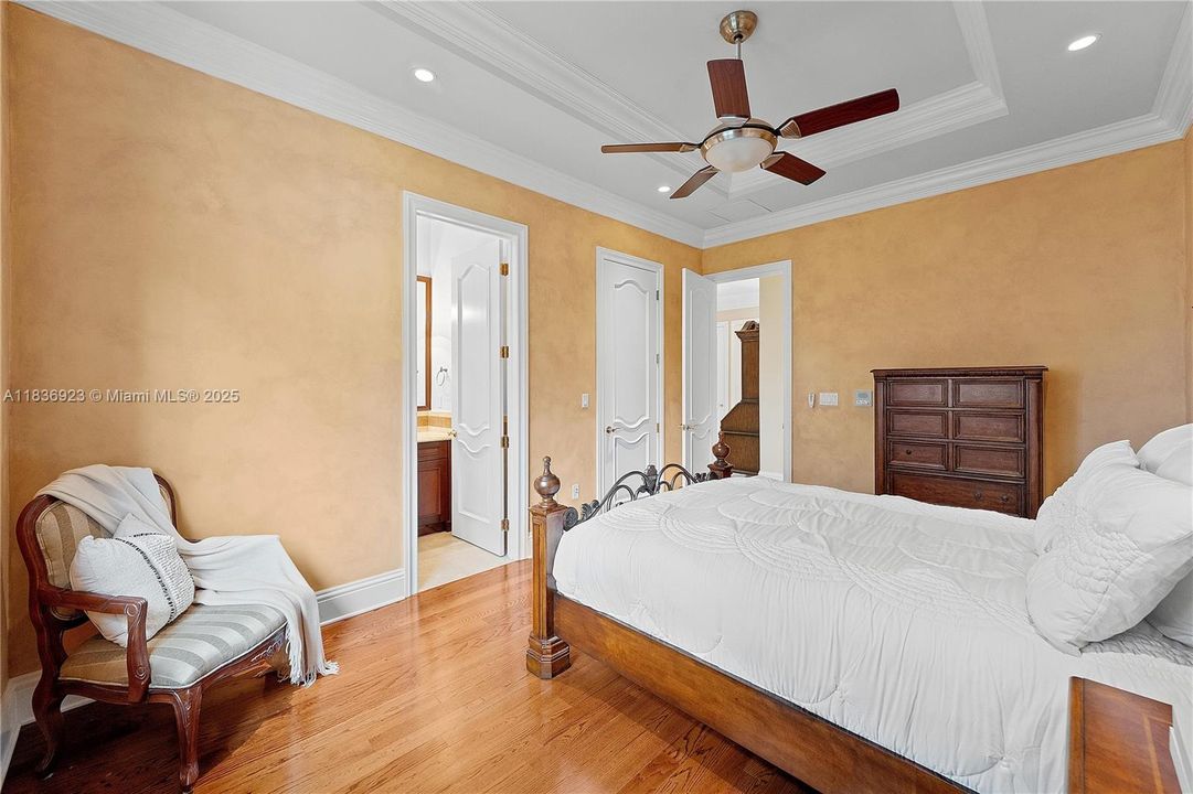 For Sale: $14,000,000 (6 beds, 5 baths, 5645 Square Feet)