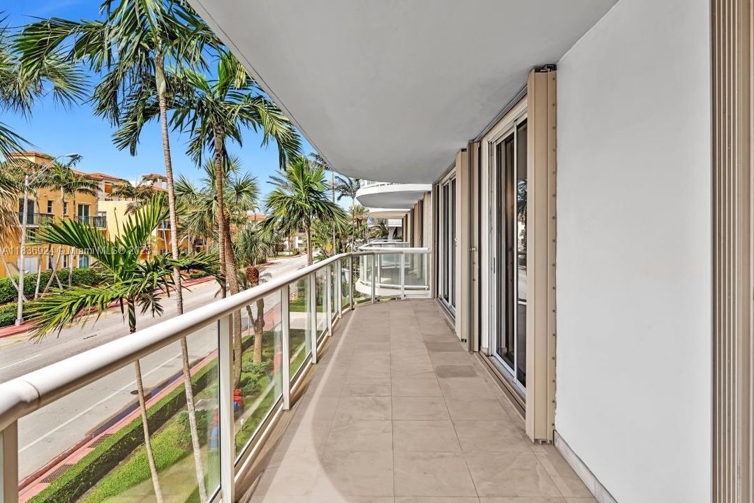 For Sale: $769,000 (2 beds, 2 baths, 1570 Square Feet)