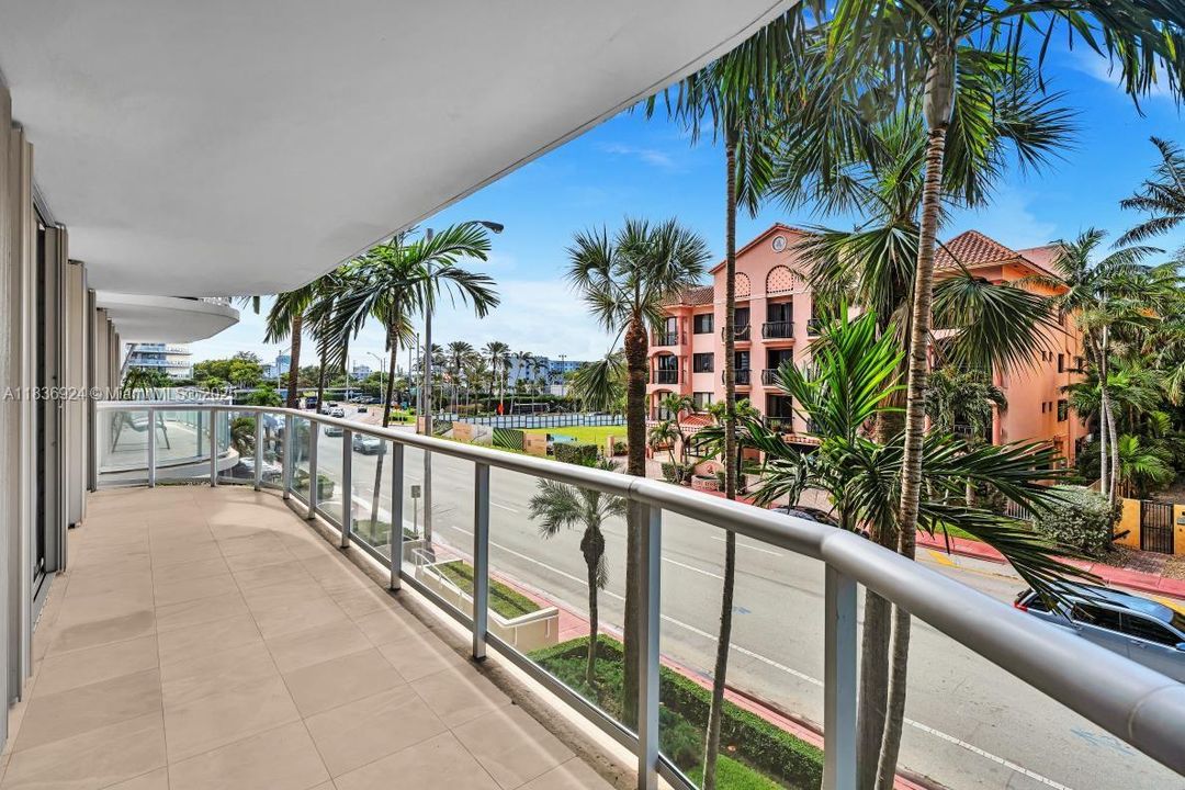 For Sale: $769,000 (2 beds, 2 baths, 1570 Square Feet)