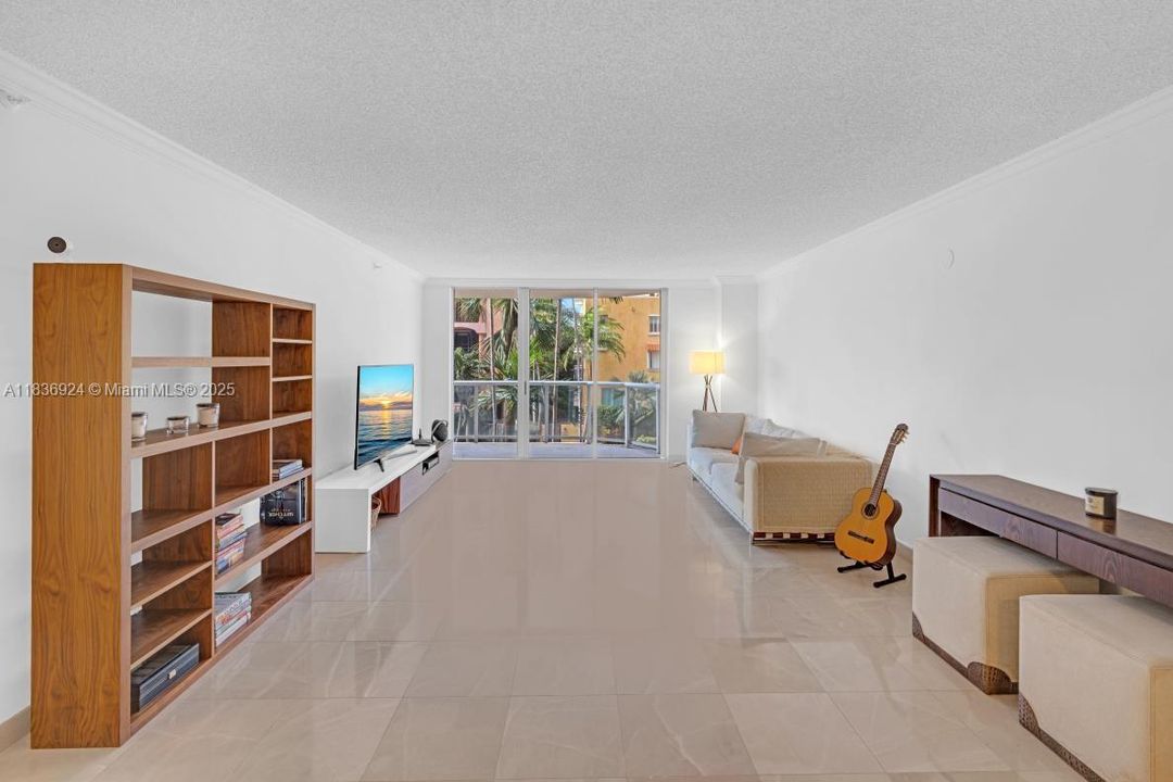 For Sale: $769,000 (2 beds, 2 baths, 1570 Square Feet)