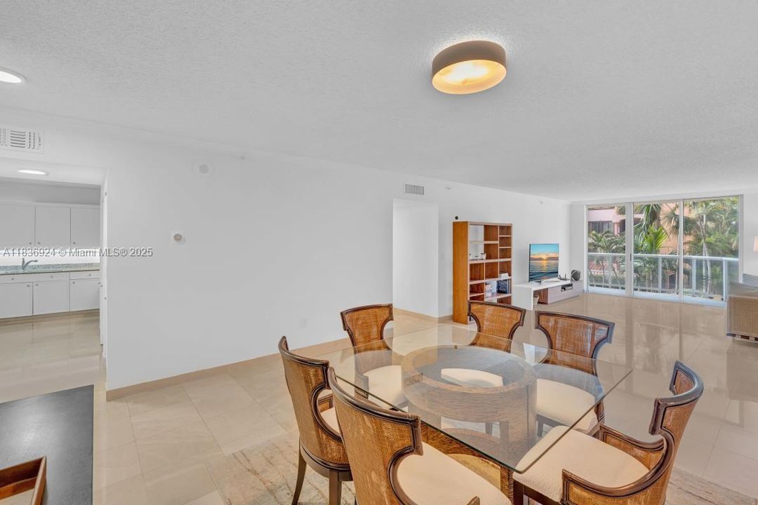 For Sale: $769,000 (2 beds, 2 baths, 1570 Square Feet)