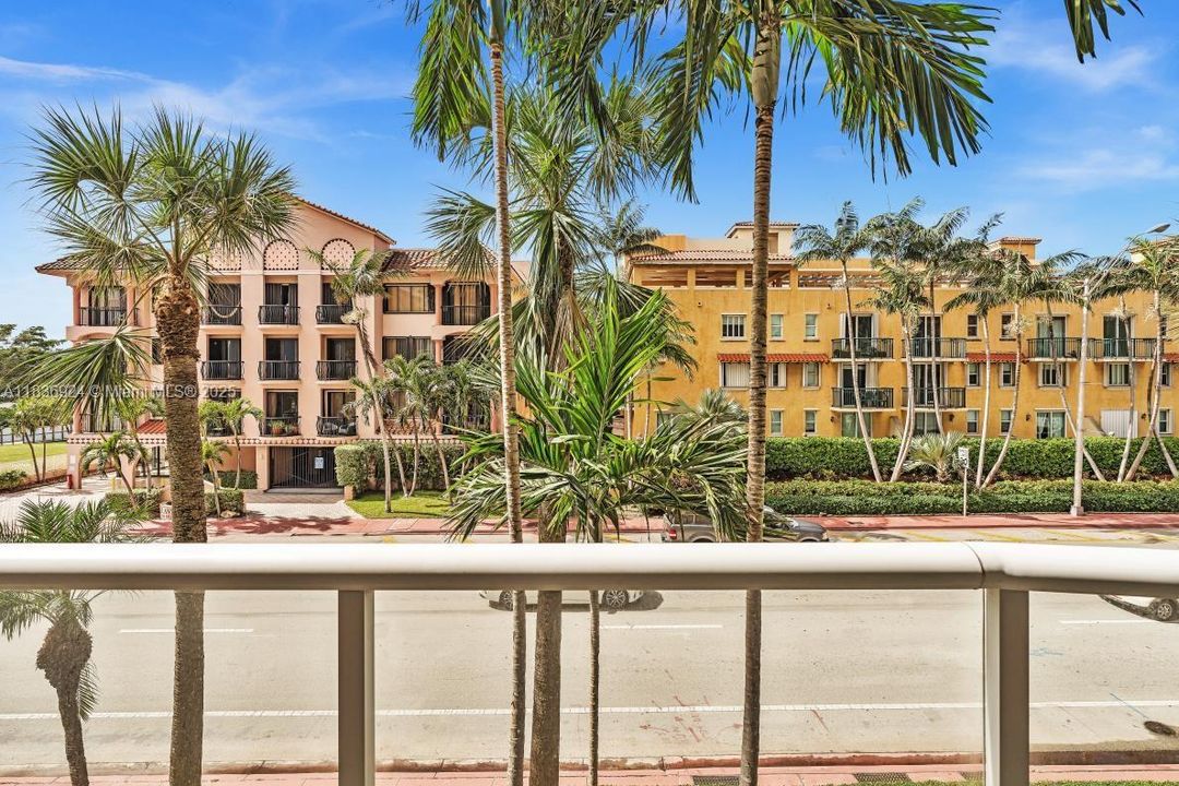 For Sale: $769,000 (2 beds, 2 baths, 1570 Square Feet)