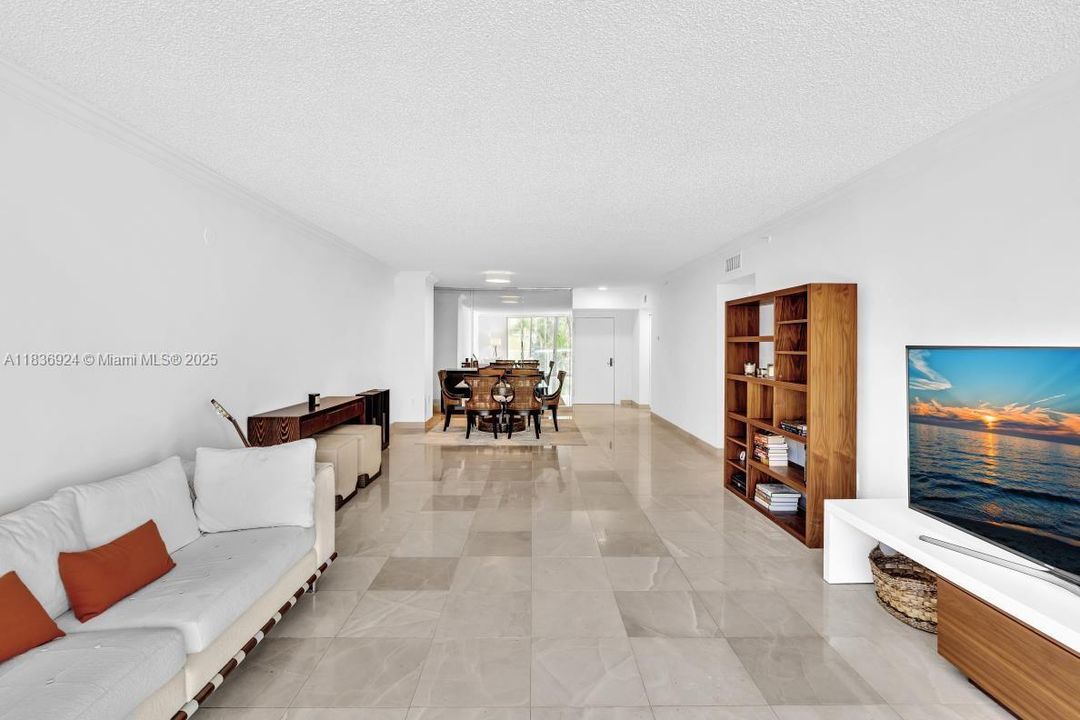 For Sale: $769,000 (2 beds, 2 baths, 1570 Square Feet)