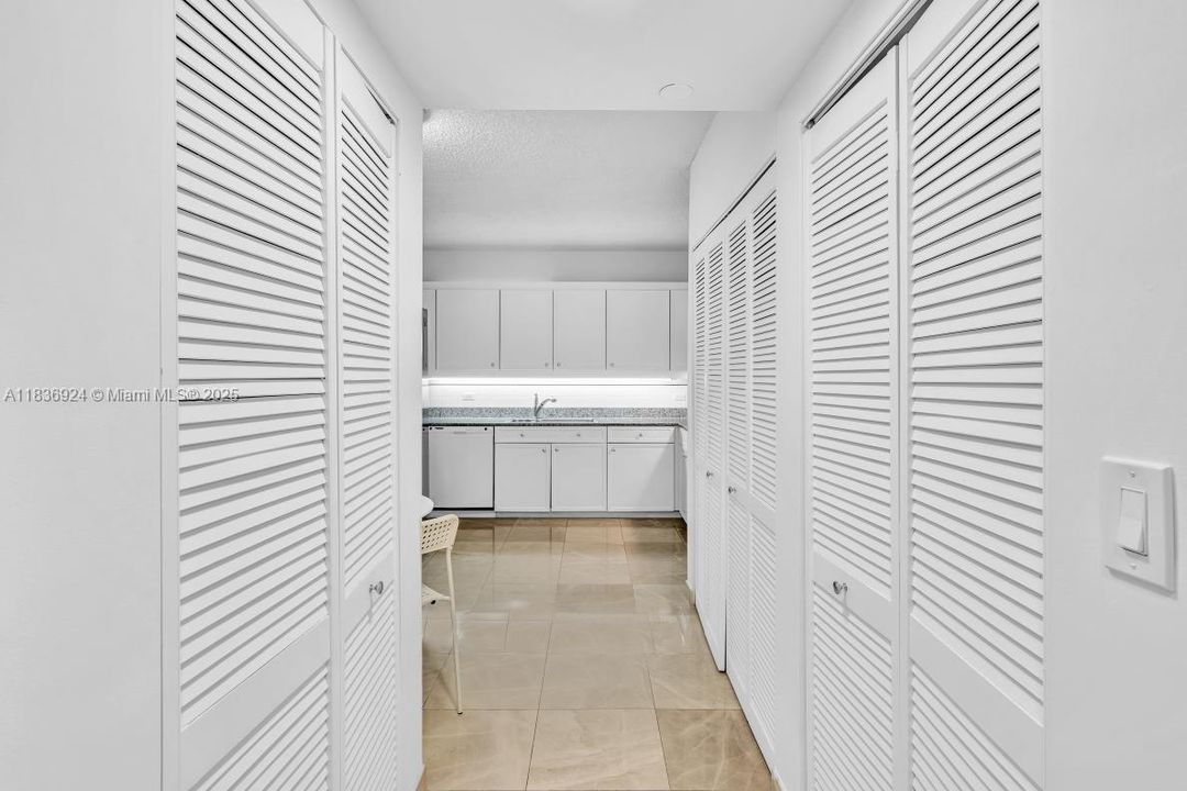 For Sale: $769,000 (2 beds, 2 baths, 1570 Square Feet)