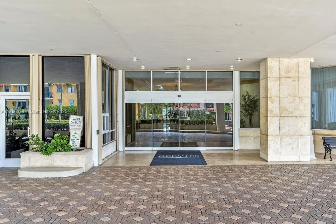 For Sale: $769,000 (2 beds, 2 baths, 1570 Square Feet)