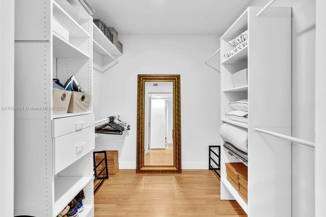 For Sale: $769,000 (2 beds, 2 baths, 1570 Square Feet)