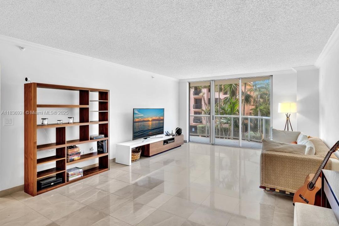 For Sale: $769,000 (2 beds, 2 baths, 1570 Square Feet)