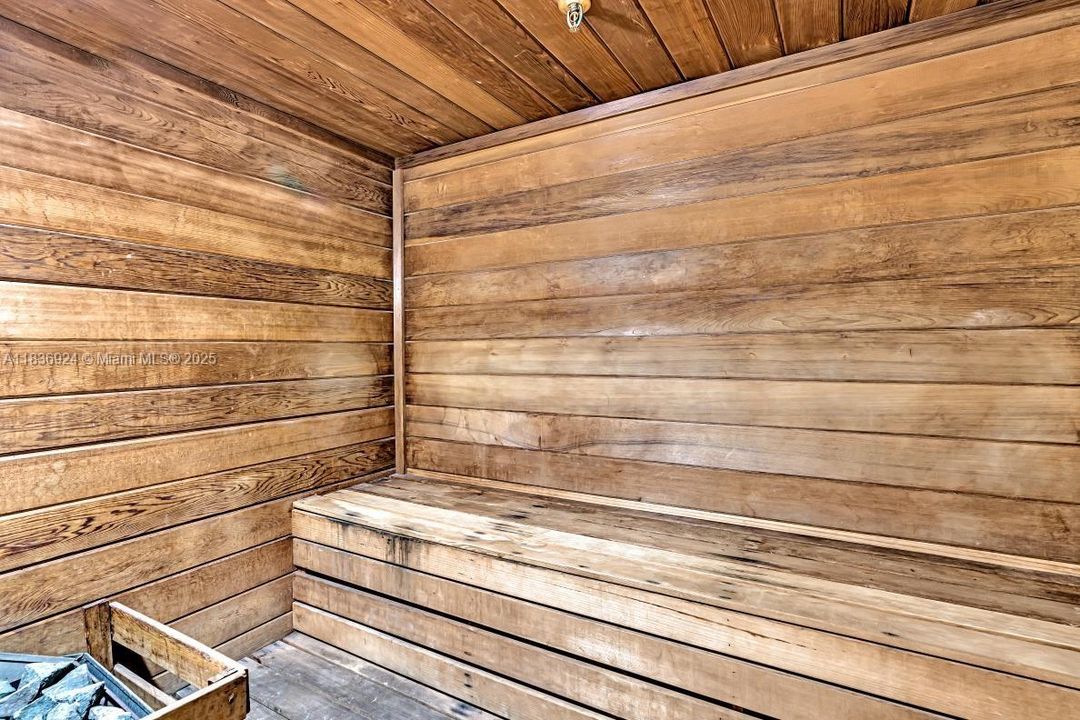 For Sale: $769,000 (2 beds, 2 baths, 1570 Square Feet)