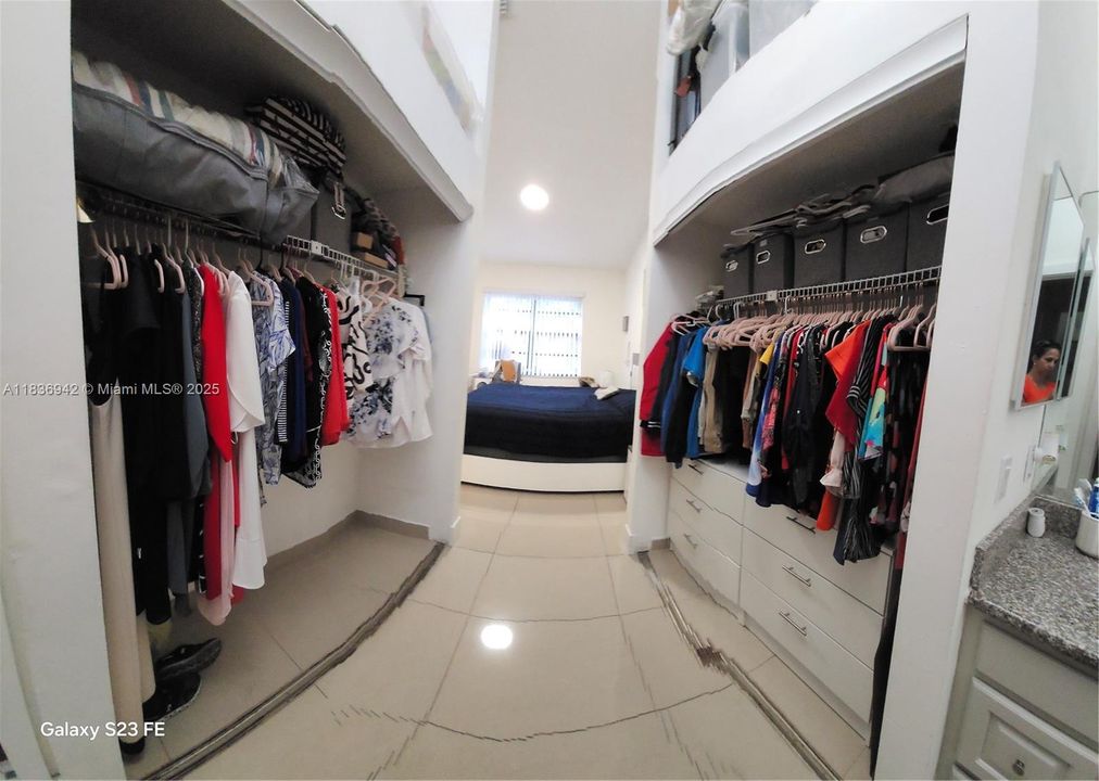 Recently Rented: $2,700 (2 beds, 2 baths, 1089 Square Feet)