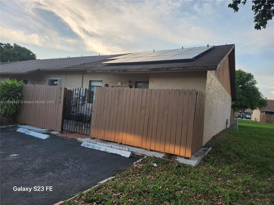 Recently Rented: $2,700 (2 beds, 2 baths, 1089 Square Feet)