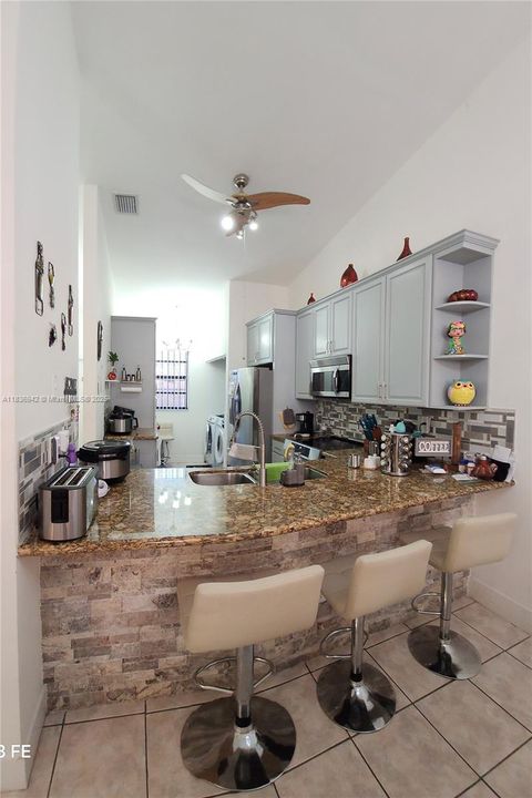 Recently Rented: $2,700 (2 beds, 2 baths, 1089 Square Feet)