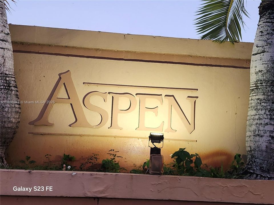 Recently Rented: $2,700 (2 beds, 2 baths, 1089 Square Feet)