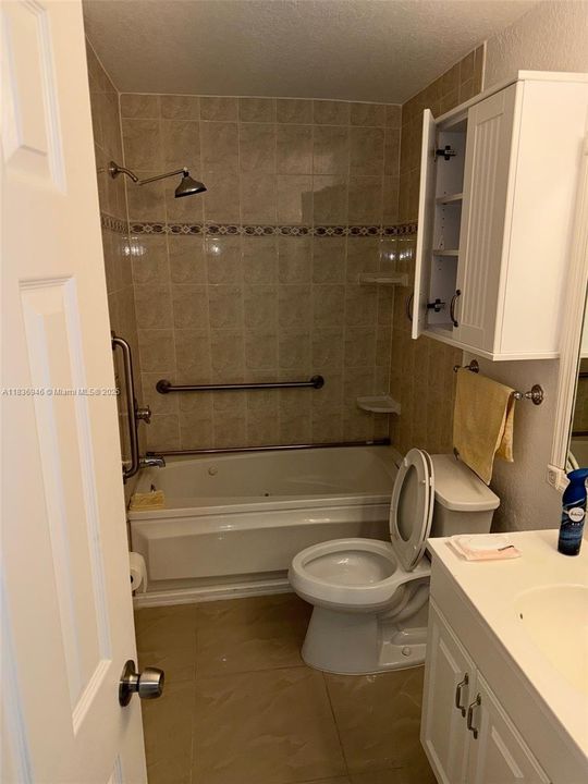 En Venta: $429,999 (4 camas, 2 baños, 1485 Pies cuadrados)