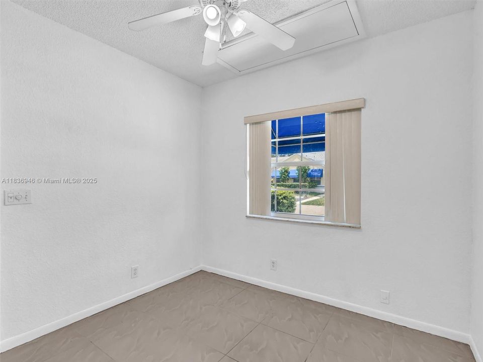 En Venta: $429,999 (4 camas, 2 baños, 1485 Pies cuadrados)