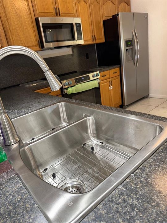 En Venta: $429,999 (4 camas, 2 baños, 1485 Pies cuadrados)