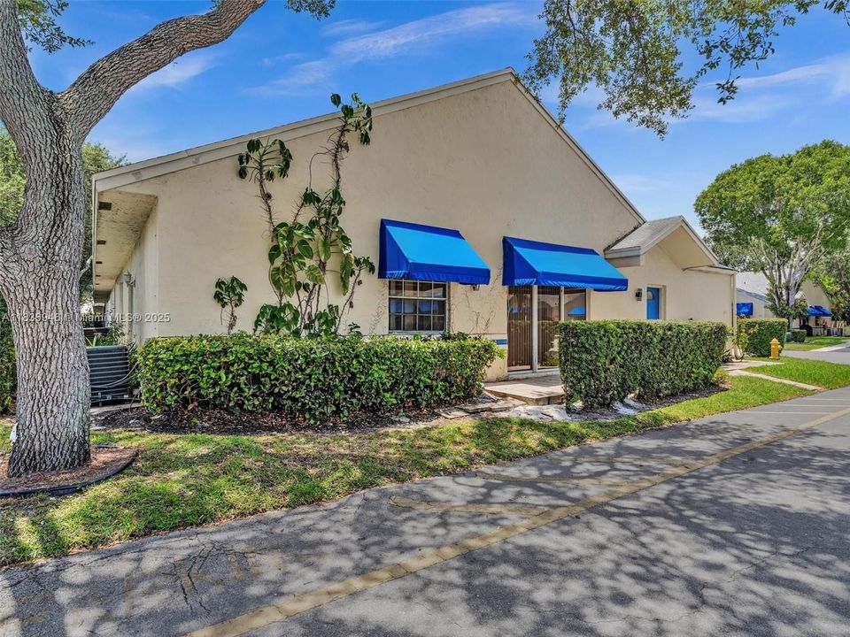 En Venta: $429,999 (4 camas, 2 baños, 1485 Pies cuadrados)