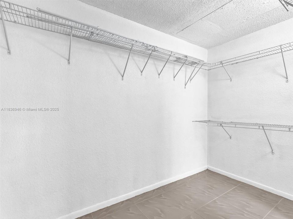 En Venta: $429,999 (4 camas, 2 baños, 1485 Pies cuadrados)