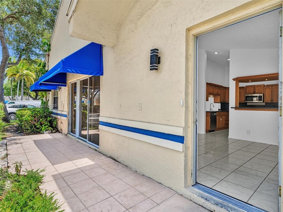 En Venta: $429,999 (4 camas, 2 baños, 1485 Pies cuadrados)