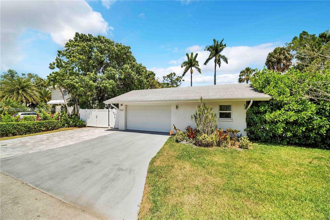 For Sale: $1,439,500 (6 beds, 6 baths, 0 Square Feet)
