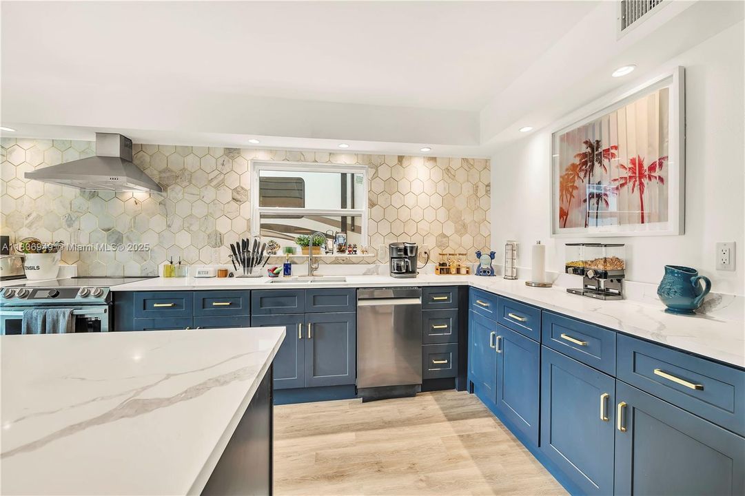 For Sale: $1,439,500 (6 beds, 6 baths, 0 Square Feet)