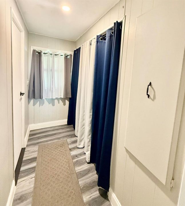 Interior laundry/guest bath