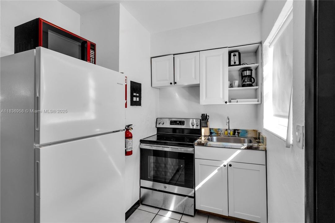 Recently Rented: $1,800 (1 beds, 1 baths, 700 Square Feet)