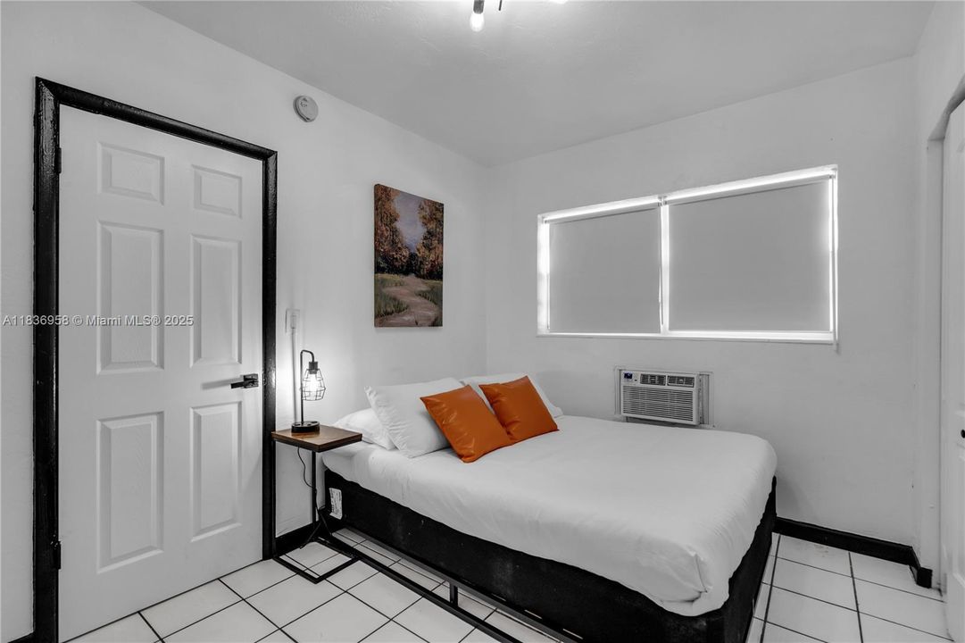 Recently Rented: $1,800 (1 beds, 1 baths, 700 Square Feet)