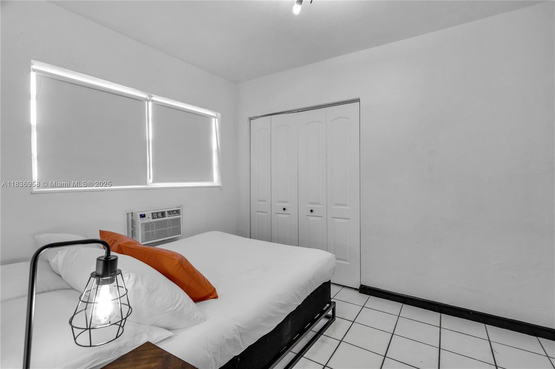 Recently Rented: $1,800 (1 beds, 1 baths, 700 Square Feet)