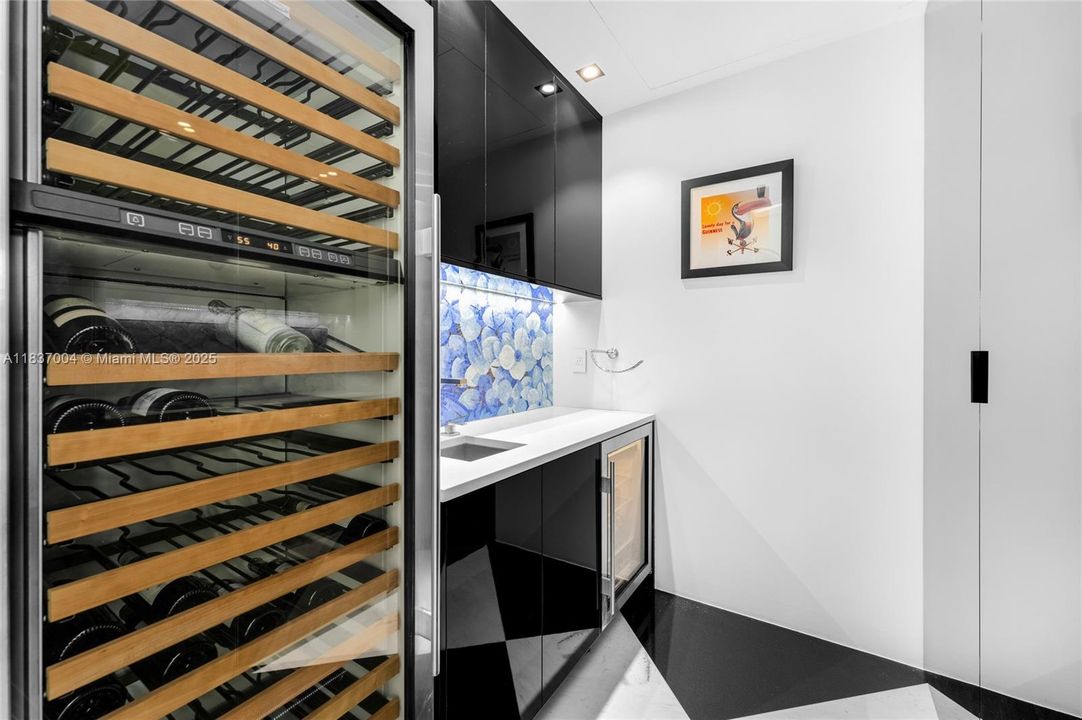 For Sale: $7,995,000 (3 beds, 4 baths, 3940 Square Feet)