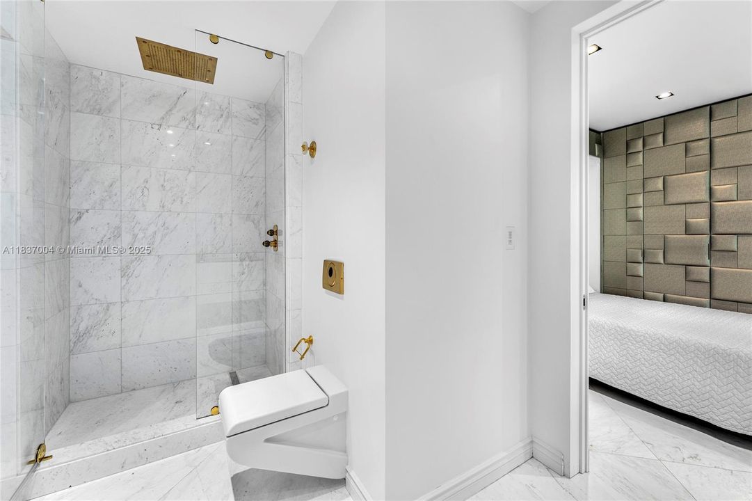 For Sale: $7,995,000 (3 beds, 4 baths, 3940 Square Feet)