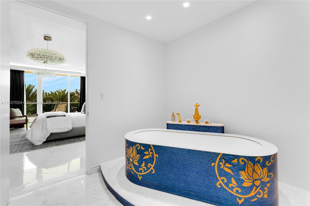 For Sale: $7,995,000 (3 beds, 4 baths, 3940 Square Feet)