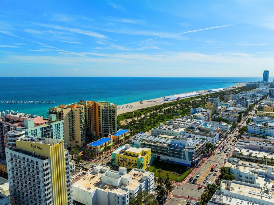 For Sale: $7,995,000 (3 beds, 4 baths, 3940 Square Feet)