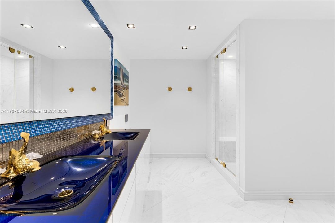 For Sale: $7,995,000 (3 beds, 4 baths, 3940 Square Feet)