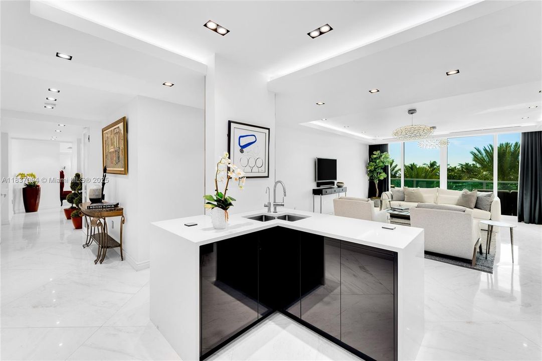 For Sale: $7,995,000 (3 beds, 4 baths, 3940 Square Feet)