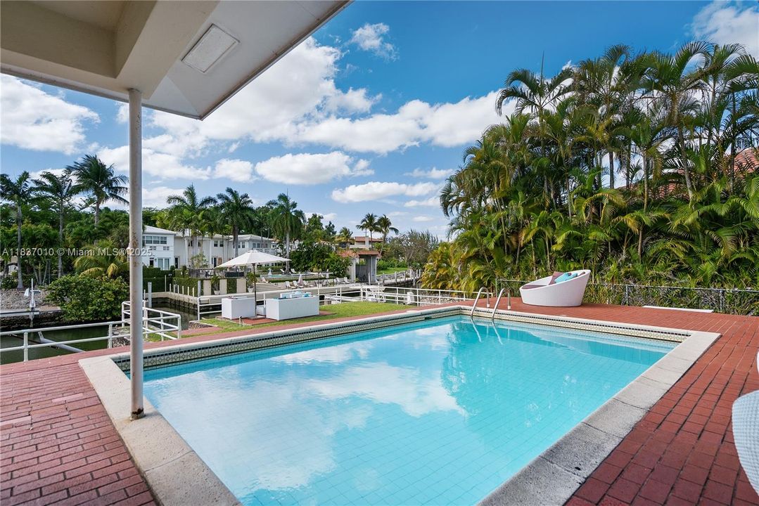 待售: $3,340,000 (3 贝兹, 3 浴室, 2017 平方英尺)