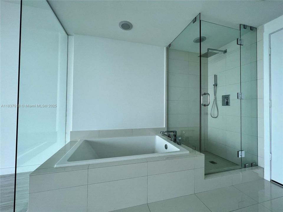 Recently Rented: $5,500 (2 beds, 1 baths, 0 Square Feet)