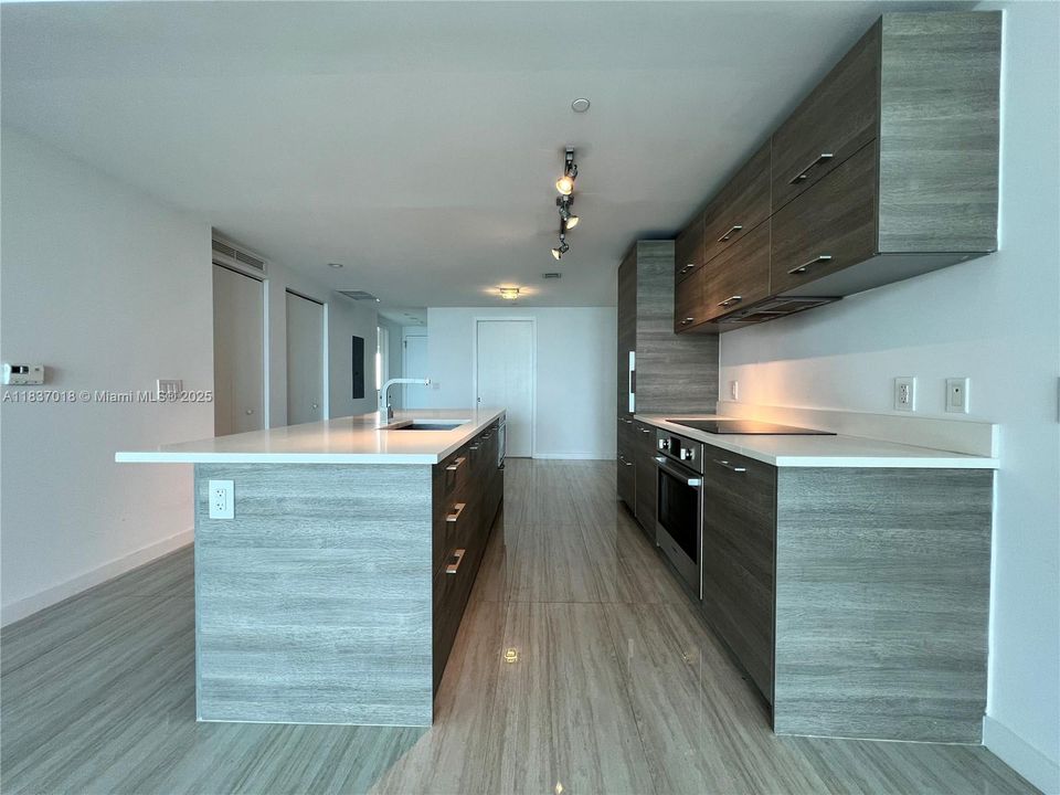 Recently Rented: $5,500 (2 beds, 1 baths, 0 Square Feet)