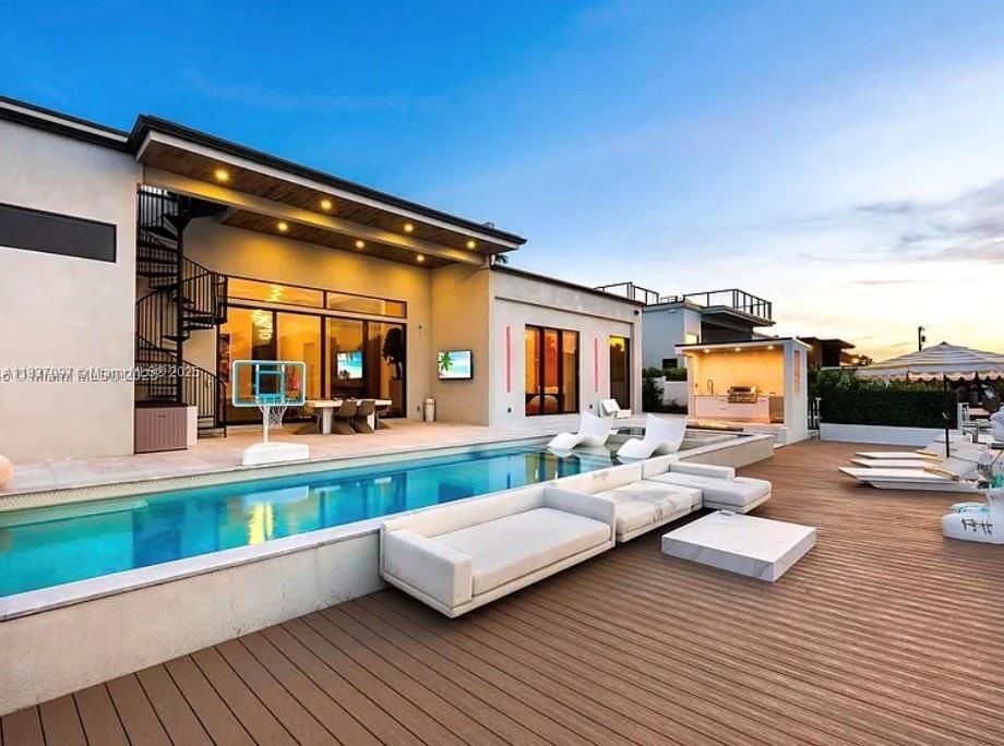 En Venta: $4,700,000 (4 camas, 5 baños, 3258 Pies cuadrados)