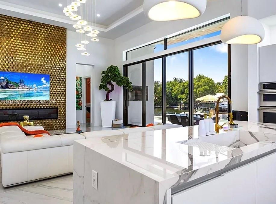 En Venta: $4,700,000 (4 camas, 5 baños, 3258 Pies cuadrados)