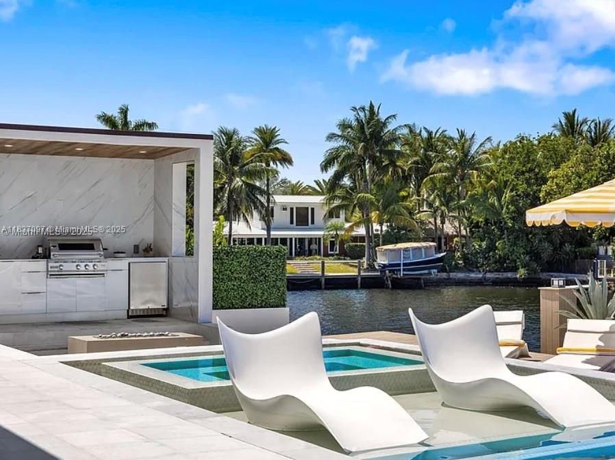 En Venta: $4,700,000 (4 camas, 5 baños, 3258 Pies cuadrados)