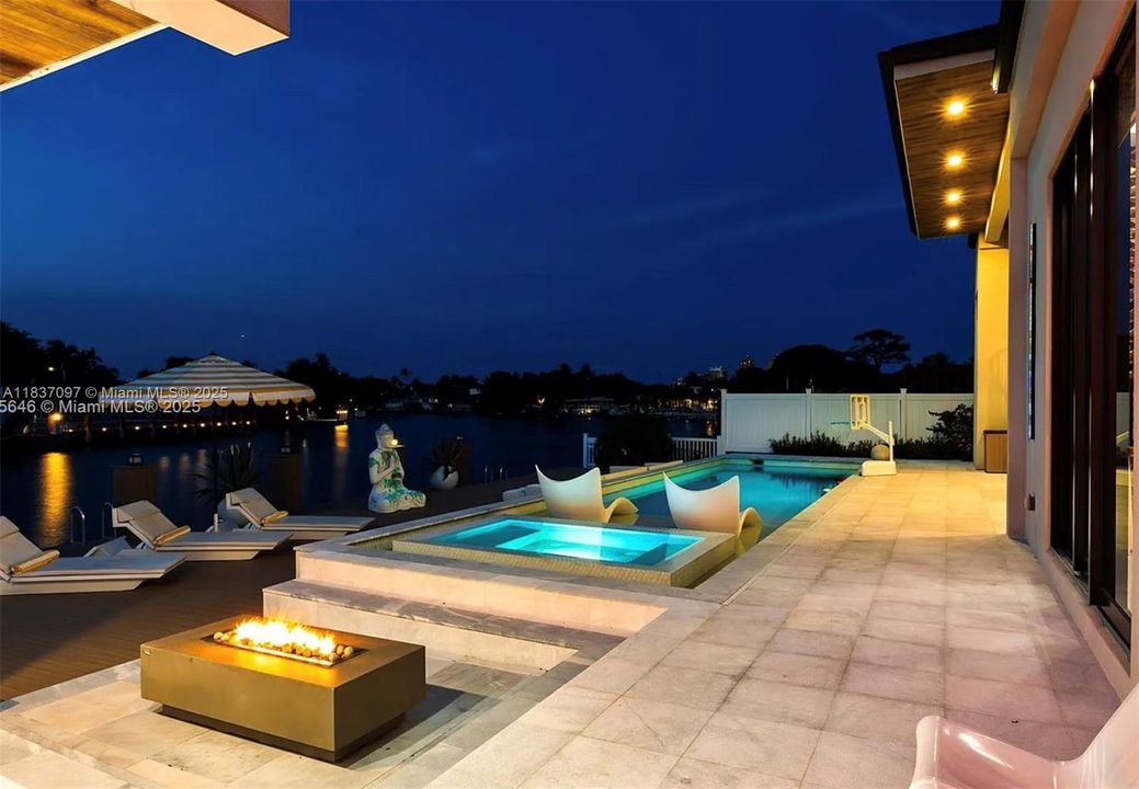 En Venta: $4,700,000 (4 camas, 5 baños, 3258 Pies cuadrados)