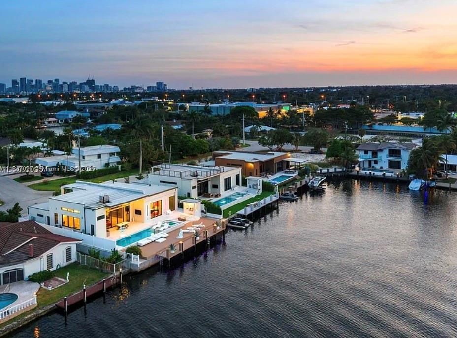 En Venta: $4,700,000 (4 camas, 5 baños, 3258 Pies cuadrados)