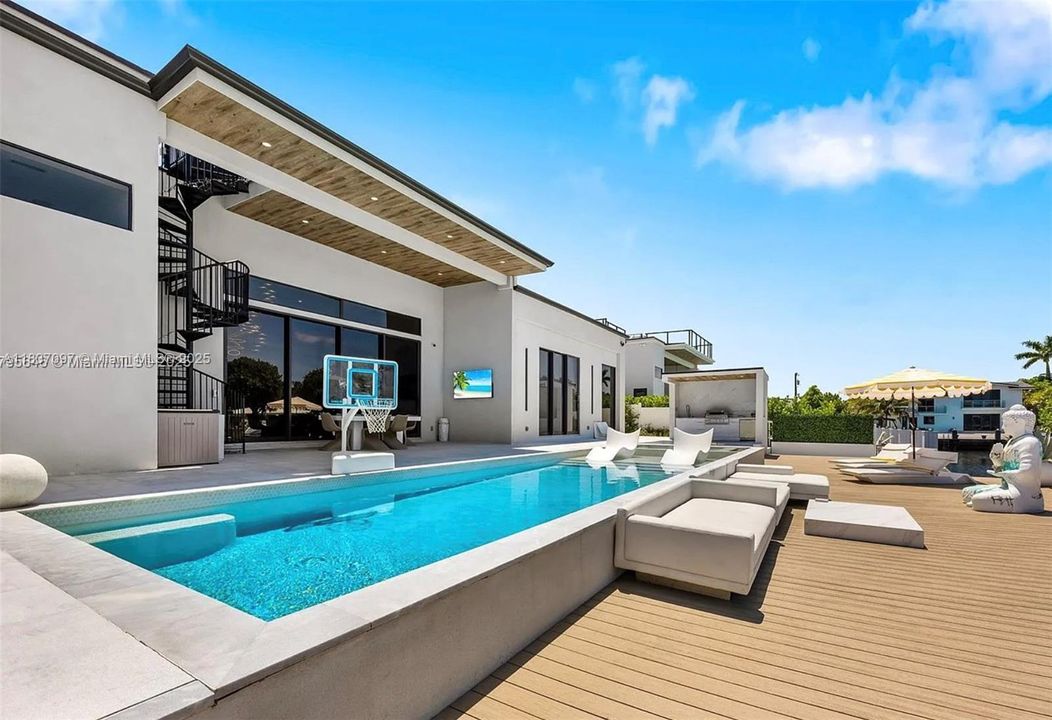 En Venta: $4,700,000 (4 camas, 5 baños, 3258 Pies cuadrados)